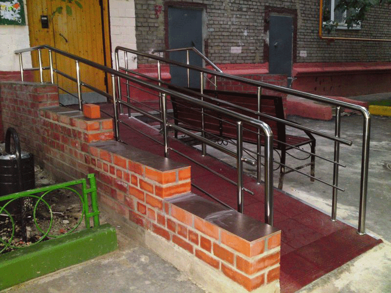 Ограждения, перила из нержавеющей стали.